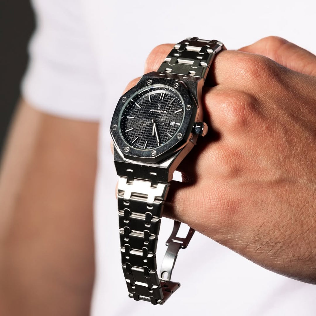 MAGNUS • ROYAL OAK