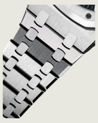 MAGNUS • ROYAL OAK