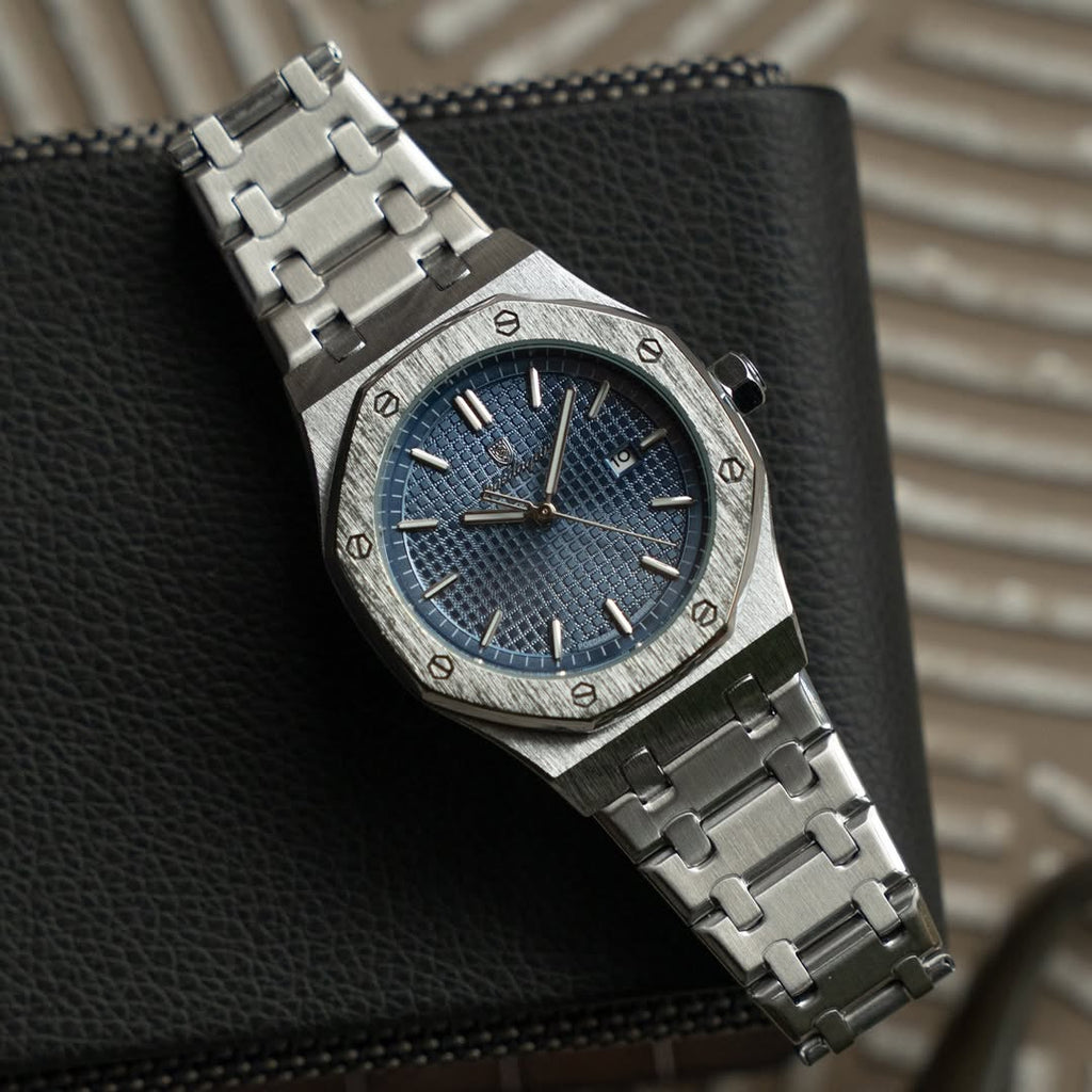 MAGNUS • ROYAL OAK